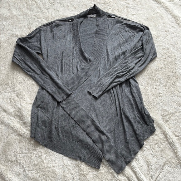 Reitmans Gray Sweater With Zippers Size Medium - Picture 1 of 6